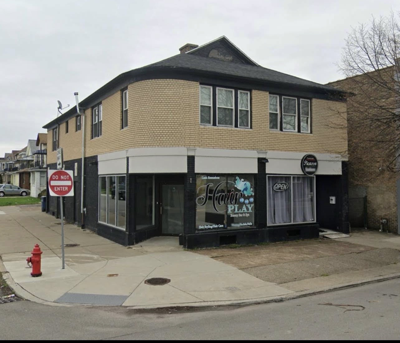 211 Hartwell Road