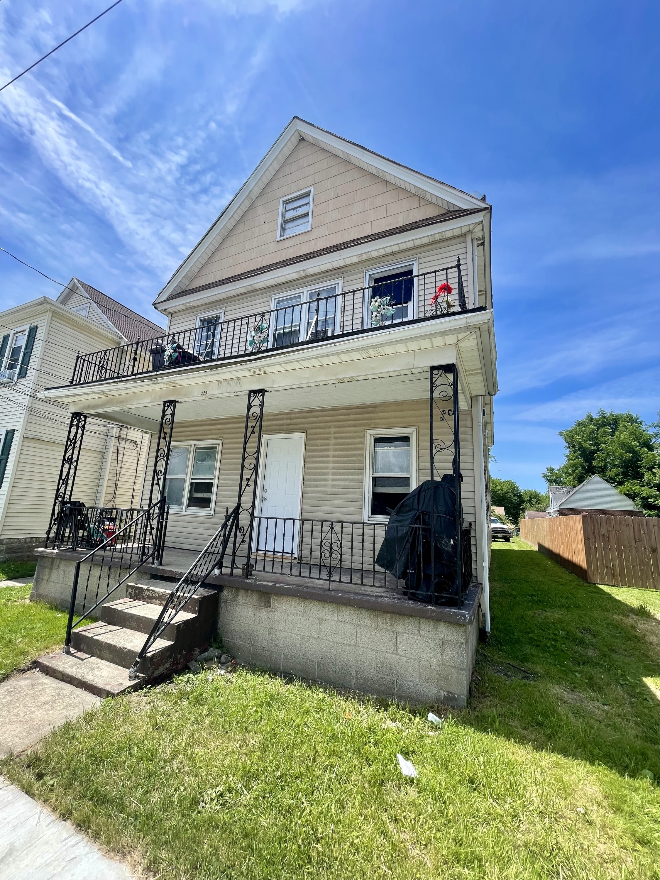 229 Center Street - Lower Front